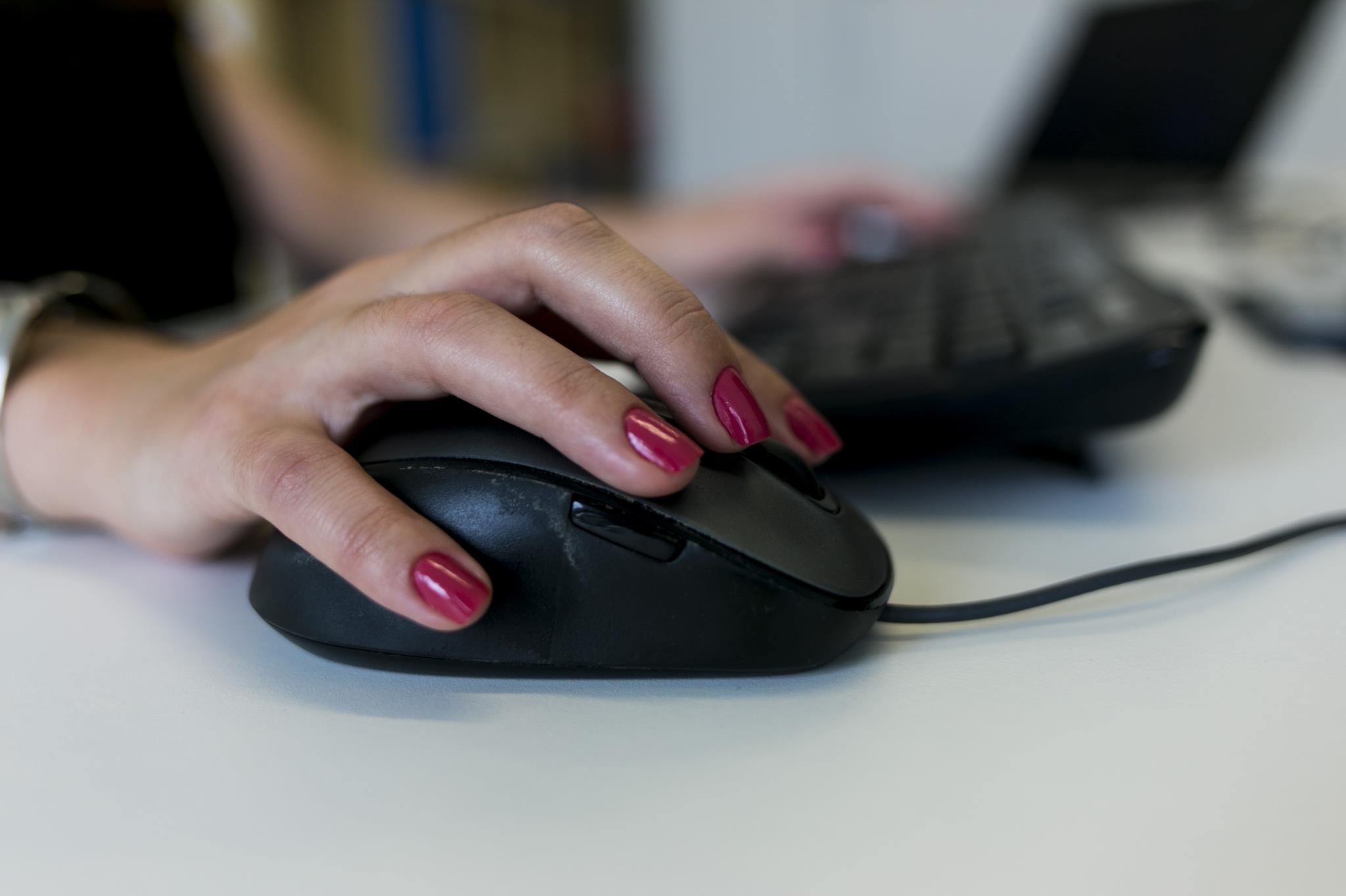 Telefones De Mulheres Que Procurando Santo Tirso-48000